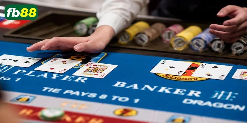 Luật kéo bài trong Baccarat chỉ ra rõ trên cương vị nhà cái và người chơi.